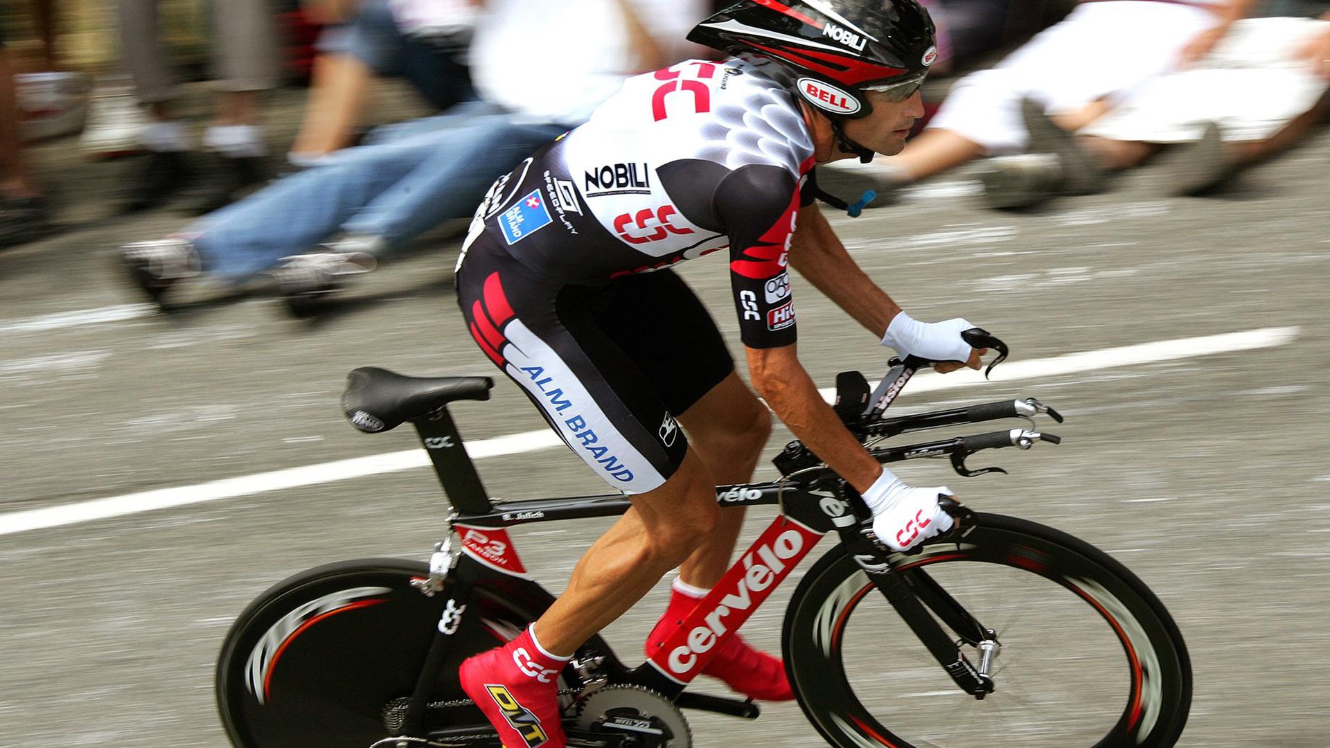 冰雪赛事:滑雪分站赛提前开启冬季赛季热身,滑雪比赛赛道