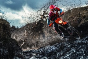 乐鱼（LEYU）体育-哈登缺席，快船失去节奏遭遇两连败，哈登在快船打过球吗